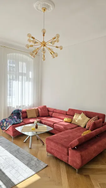 Modernisierte Altbauwohnung in super Lage in Wilmersdorf. Furnished apartment in City West. — photo 1